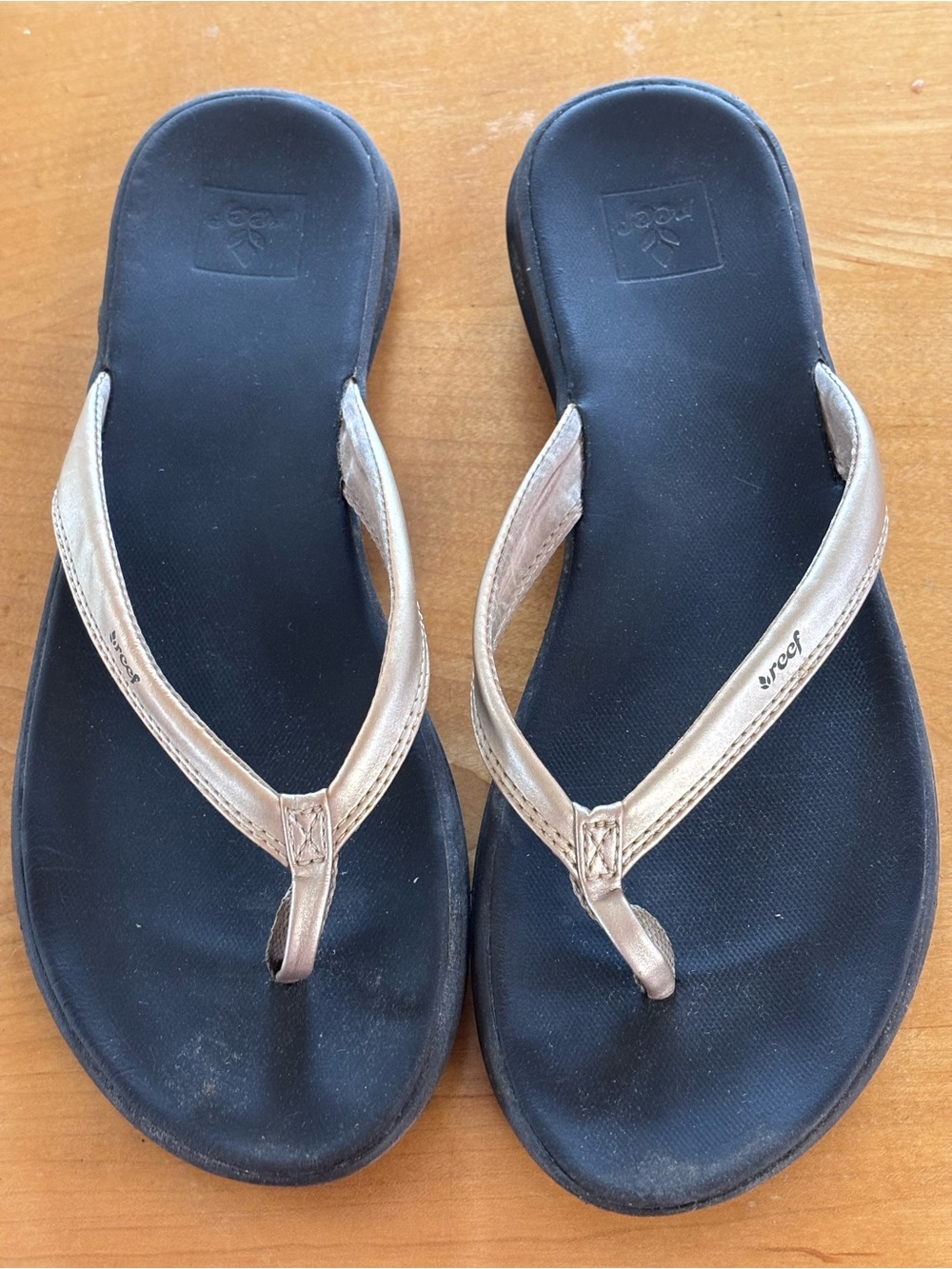 Reef Women's Metallic Rose Gold Flip Sandals